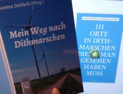 2 Bücher über Dithmarschen - Foto: Susanne Junge