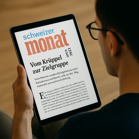 Ich sehe jemandem über die Schulter, der auf seinem Tablet einen Artikel von Carsten Dethlefs im Schweizer Monat liest.